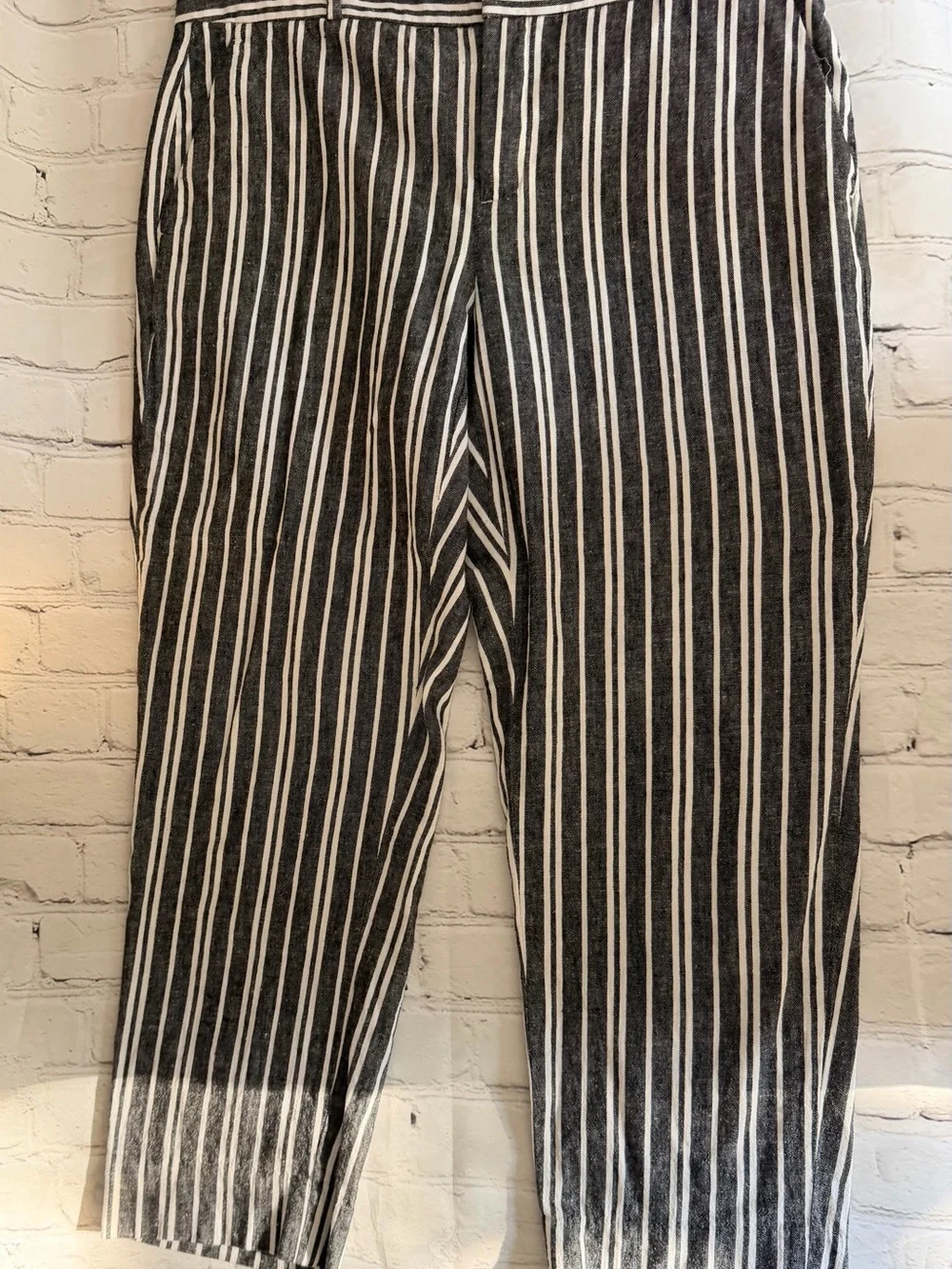 Banana Republic Linen Cotton Black White Stripe Cropped Pants size 8